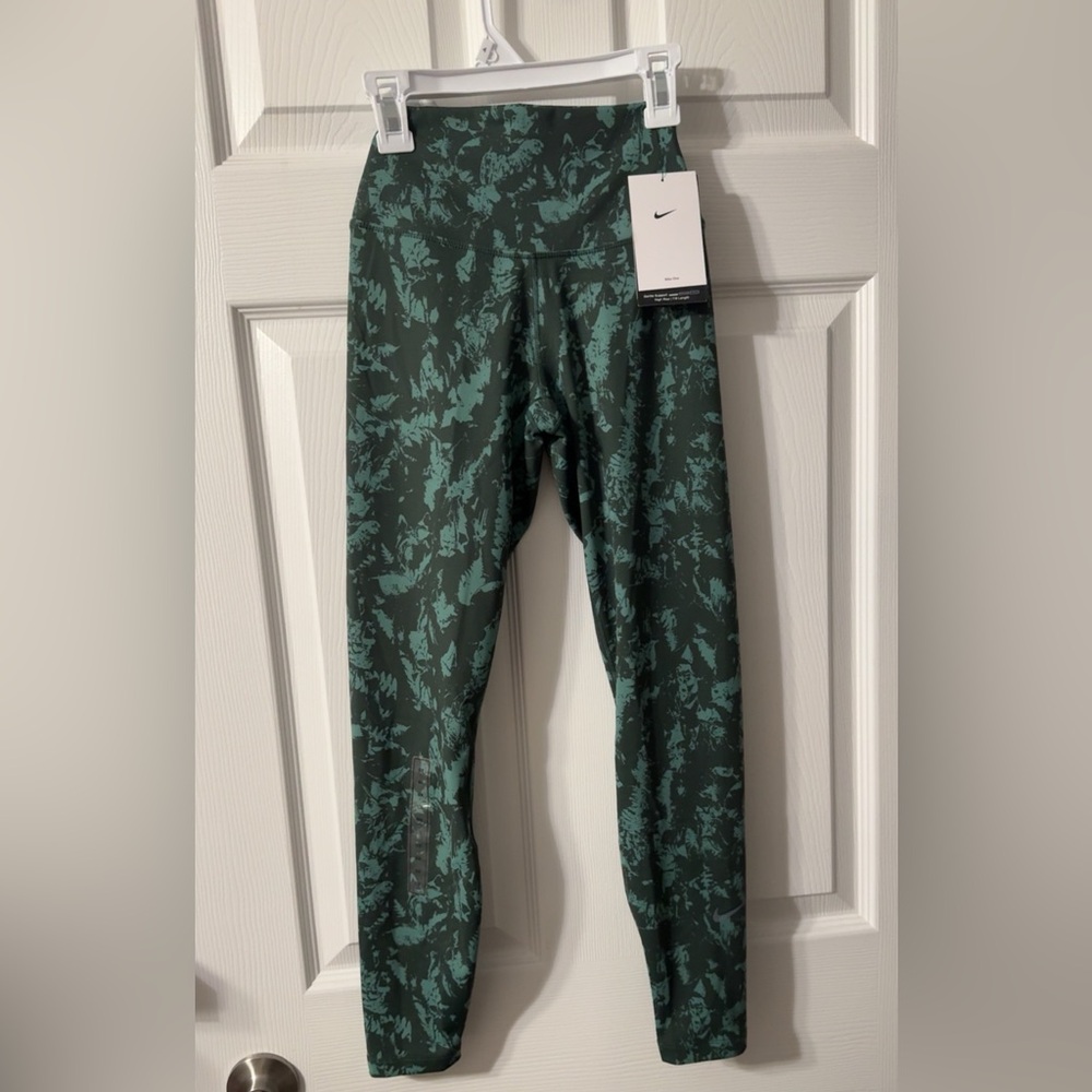 Nike Women’s Leggings